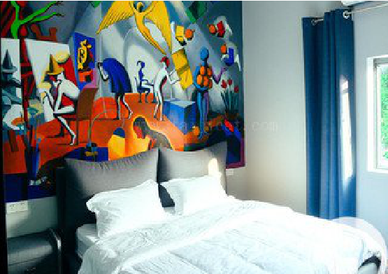 霍山对于酒店的墙体彩绘而言更注重哪些方面？